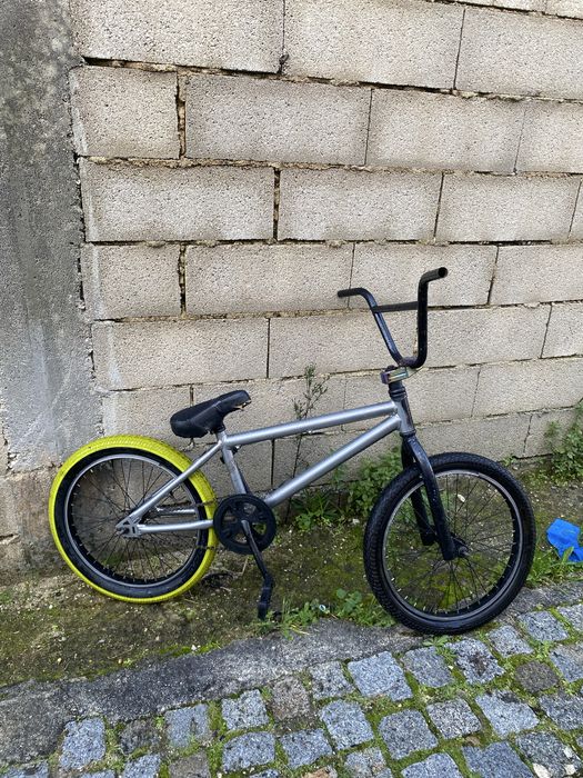 bicicleta para manobras BMX