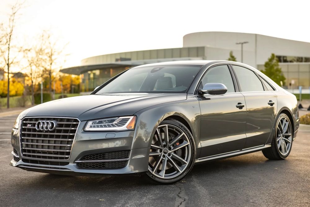 Audi S8