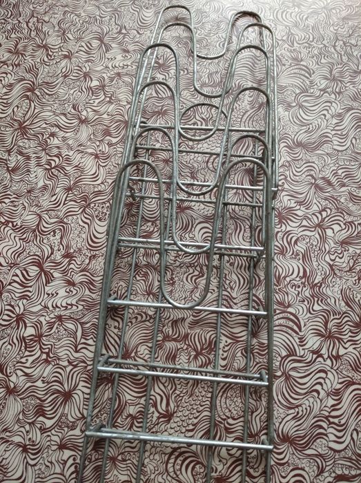 Навесная полочка для крышек