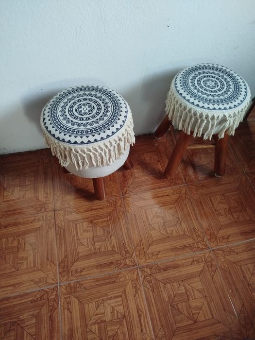 Vendo Bancos de Quarto