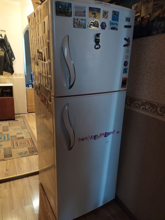 Холодильник.  LG