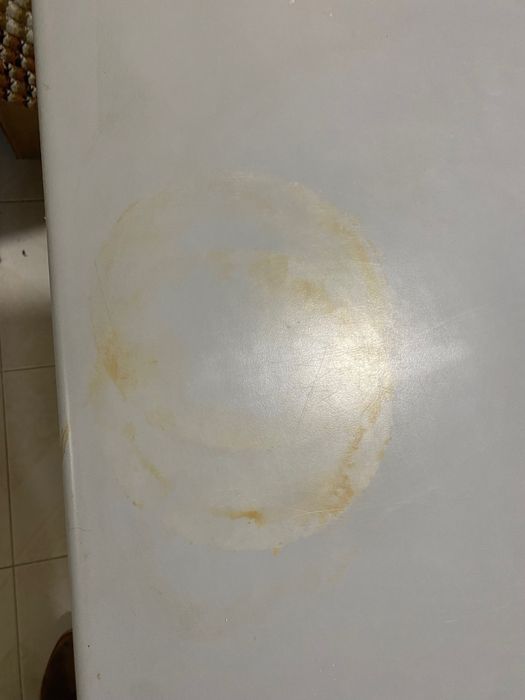 Secretária de grandes dimensões