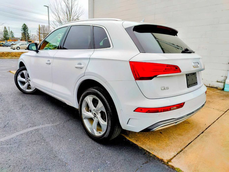 Audi Q5      2021