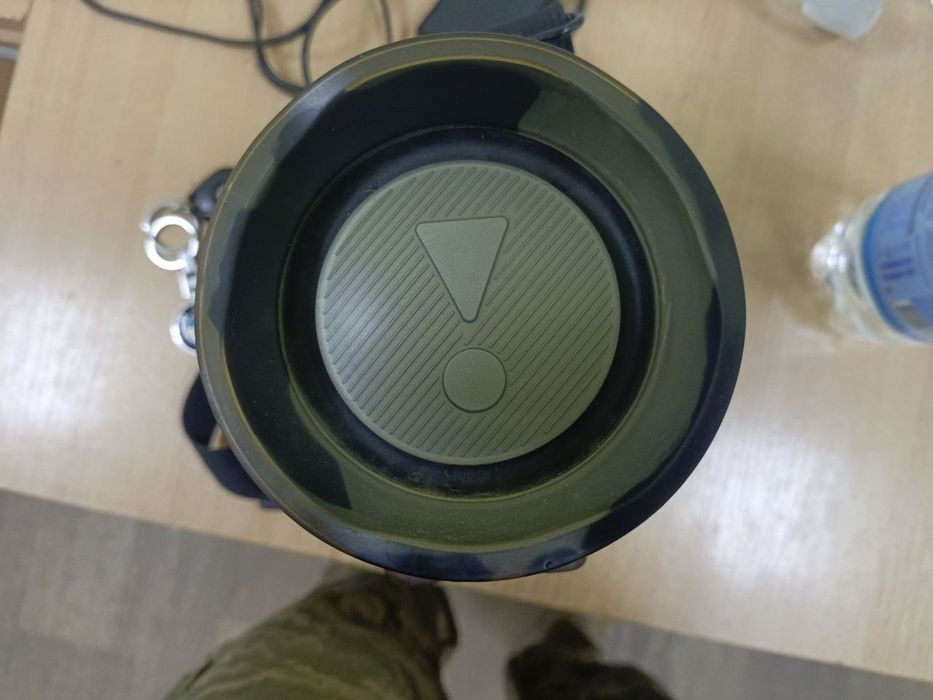 Продам б/у колонку Jbl Xtreme 2