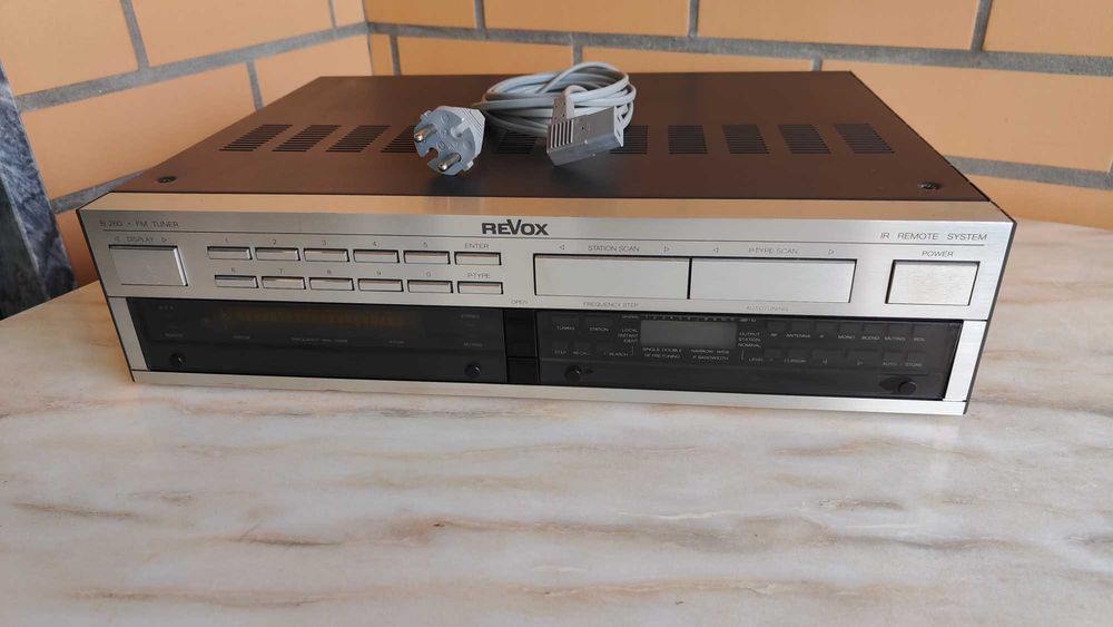 High-End FM Tuner – Revox – B 260 – Very Good Condition64297968385538120