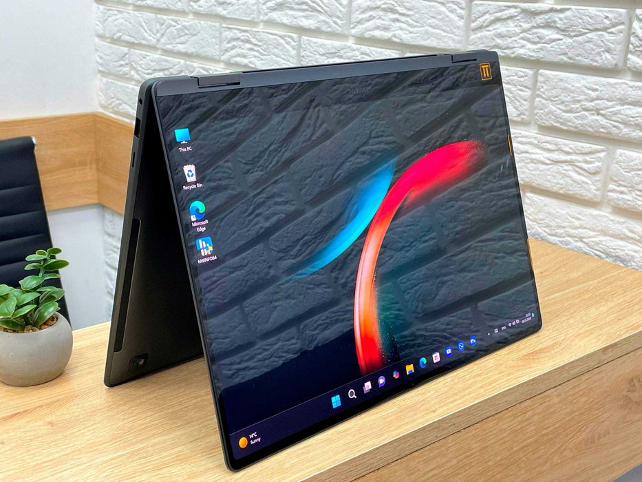Samsung Galaxy Book3 Pro 360- 15.6 AMOLED/ I7-1360P/ 16Gb DDR5/1Tb SSD