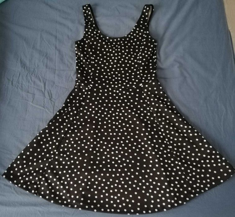 czarna sukienka w białe groszki r. S H&M