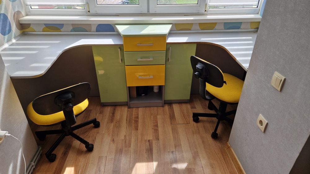 Меблі в дитячу + крісла