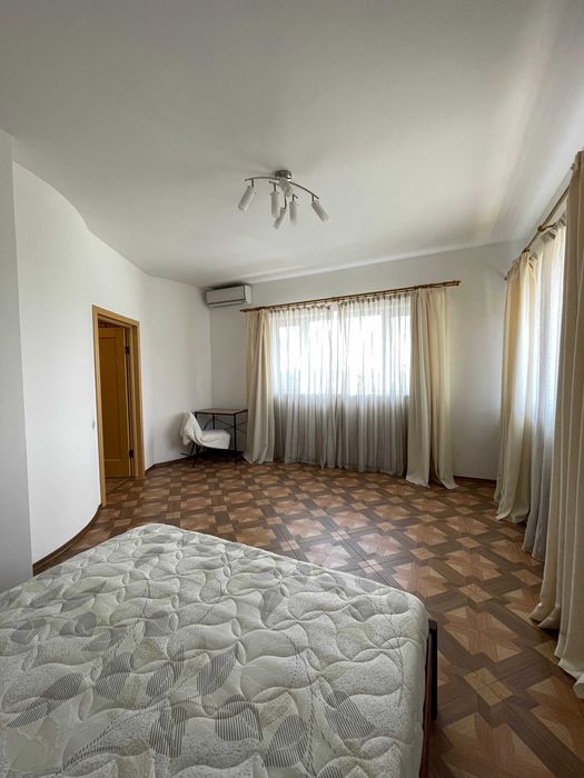 Будинок 450м2 біля печерської школи