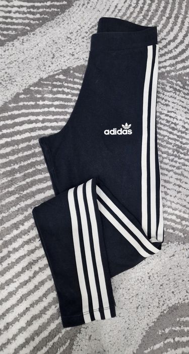 Legginsy sportowe "adidas".