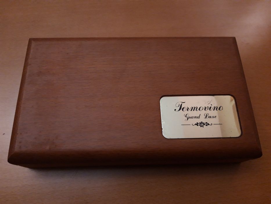 Caixa com instrumentos para vinho TERMOVINO