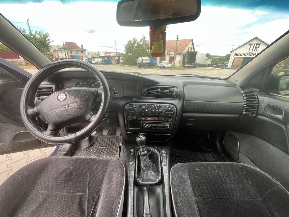 Opel Omega 2.0 16v