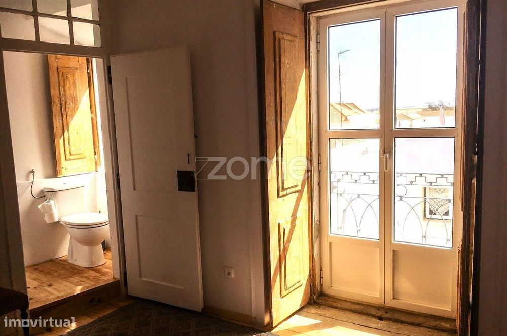 Duplex T1 Remodelado no Coração da Baixa de Setúbal | 90 m²