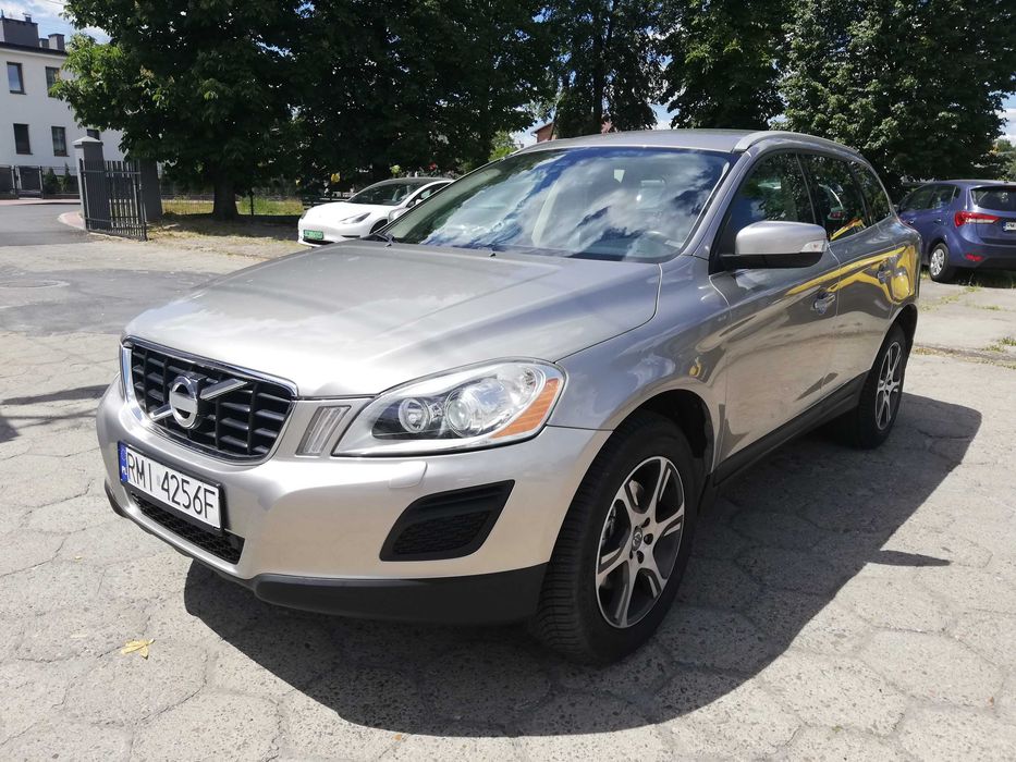 Volvo Xc 60 I 2.0 D3 DRIVe Momentum skóra navi xenon serwisowany