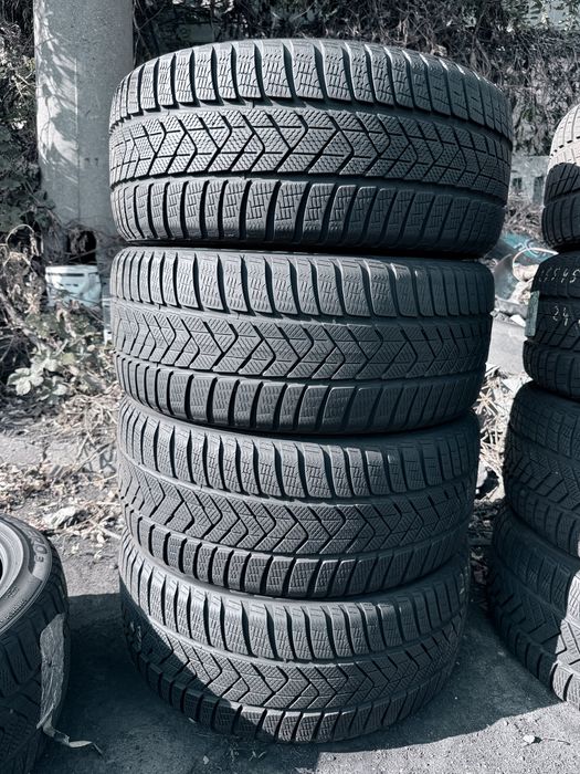 235 40 19 Pirelli Sottozero 3 90% 2024 Шини Зима