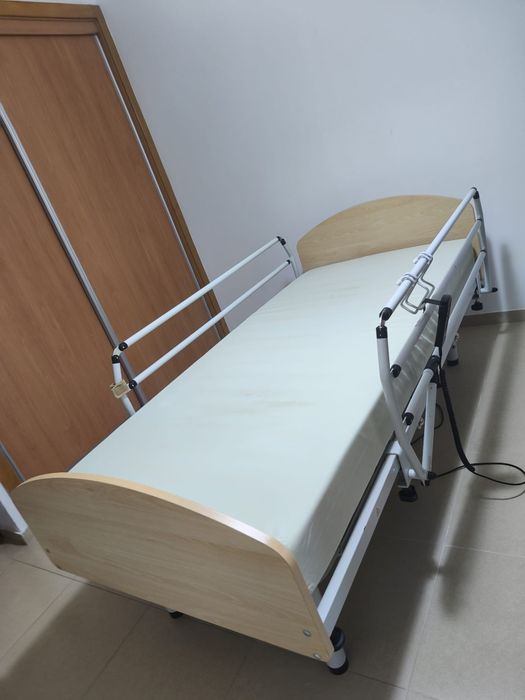 Cama ortopédica articulada  eletrica
