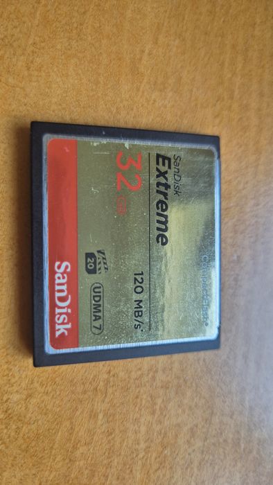 Canon 5D Mark IV + 2 baterie + karta CF 32GB
