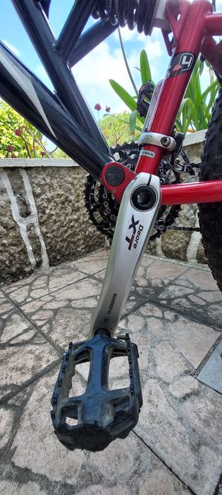 Bicicleta de suspensão total