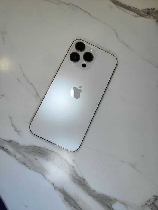 14 Pro Max – 256 GB