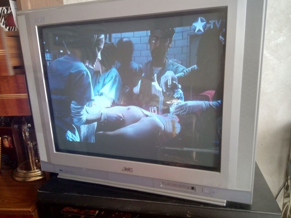 Телевизор JVC 29' в отличном состоянии+тюнер KAON