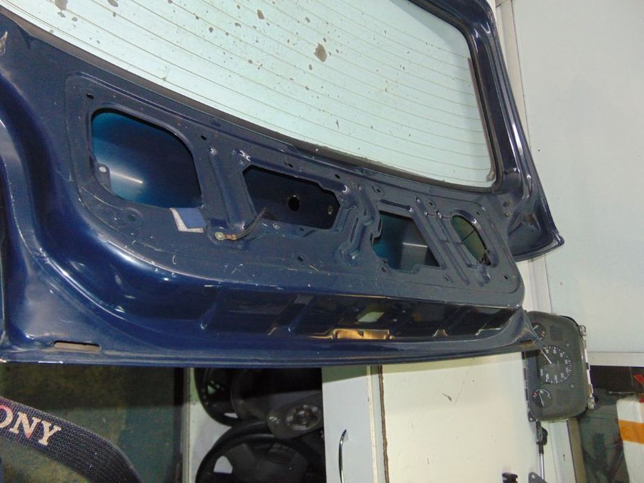 Suzuki alto tampa da mala com vidro