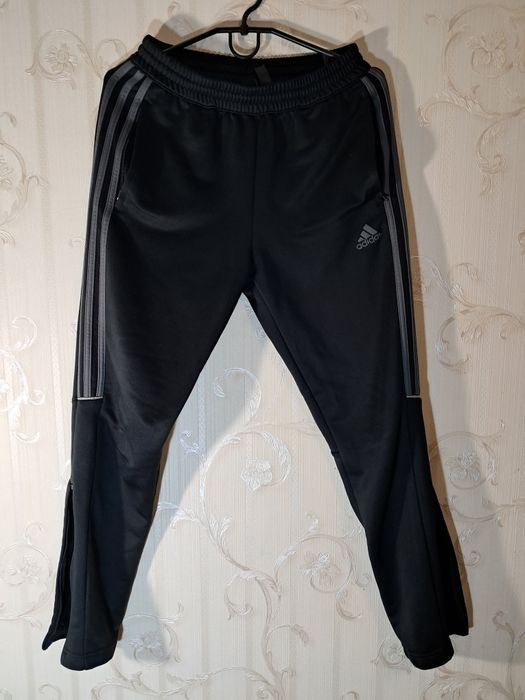 Спортивні штани Adidas