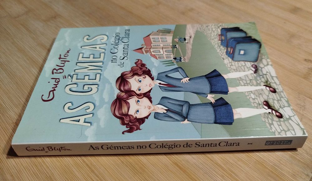 As Gémeas no Colégio de Santa Clara de Enid Blyton (Como Novo)