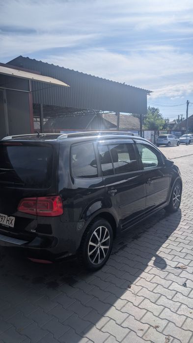 Volkswagen Touran 1.6tdi 7 місний