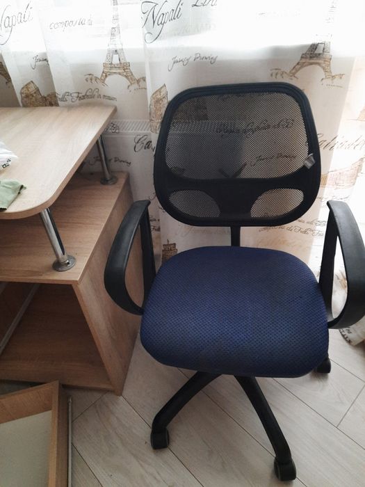 стол компьютерный,угловой,стул