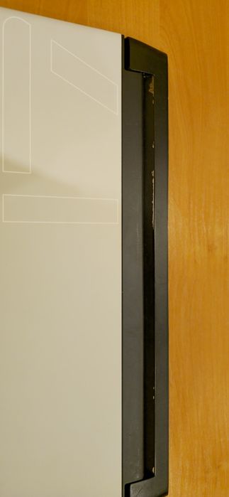 Неробочий Alienware m17 r4