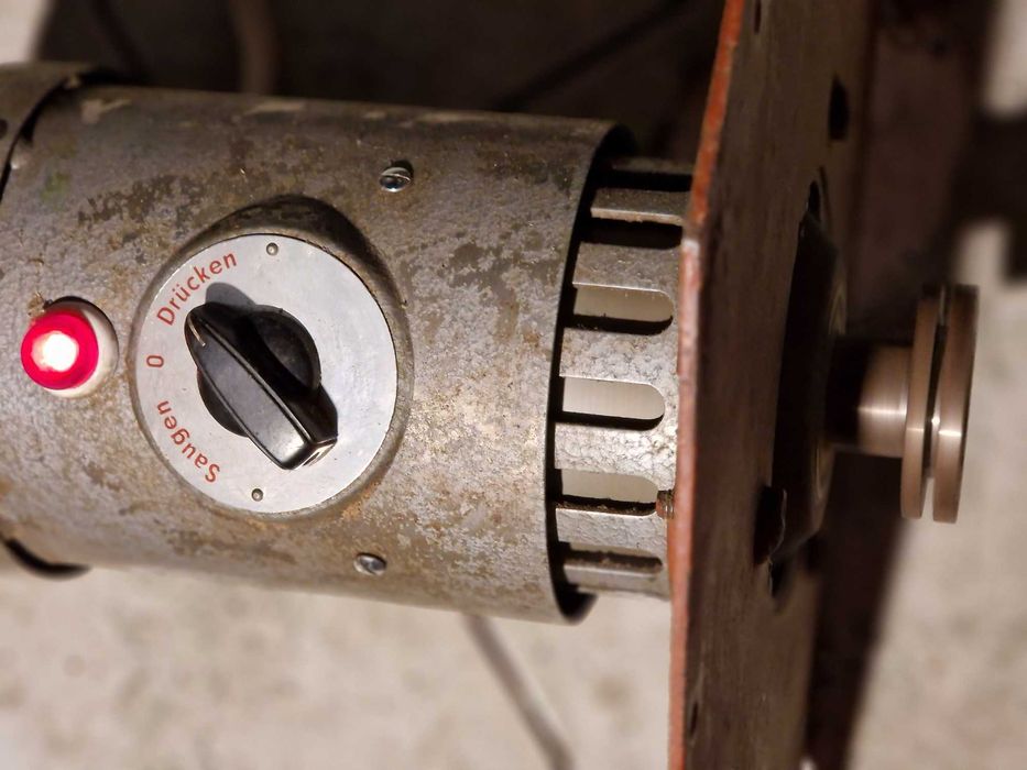 silnik bezszczotkowy z wyłacznikiem i mocowaniem silnika i napędu