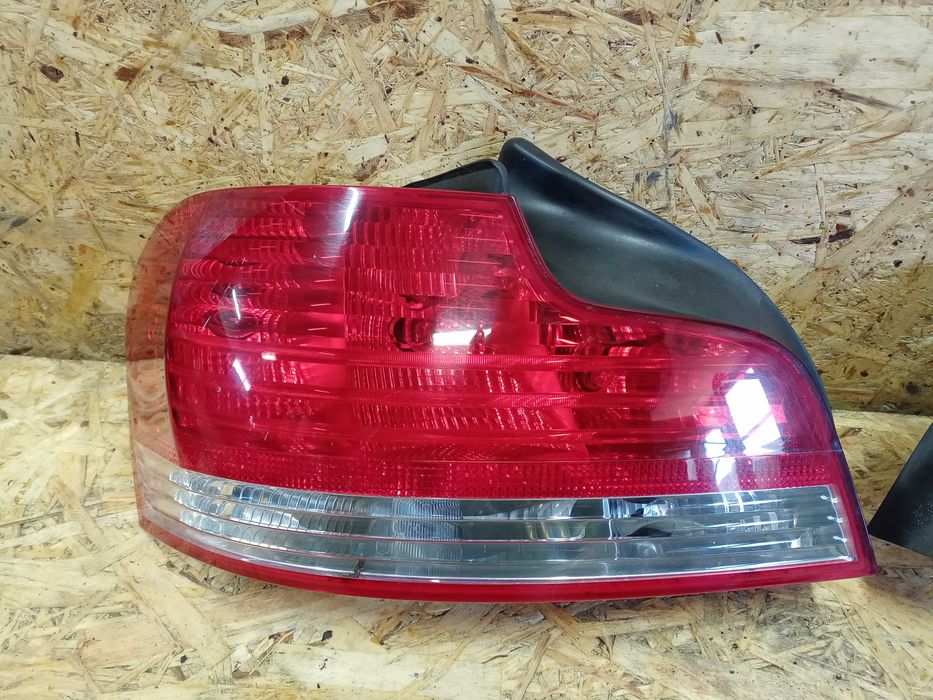 BMW E82 seria 1 coupe lampa tył tylna prawa lewa oryginał demontaż