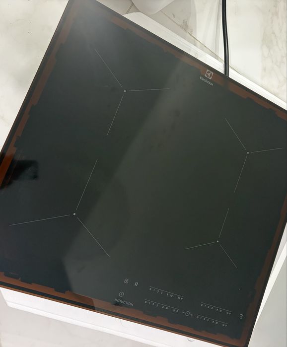Варильна поверхня індукційна Electrolux