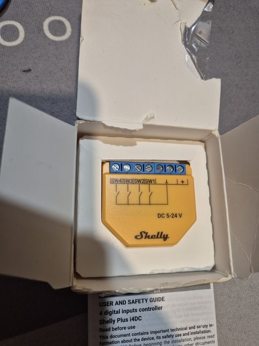 Shelly Plus i4 DC, 4-cyfrowy kontroler wejść Wi-Fi i Bluetooth.