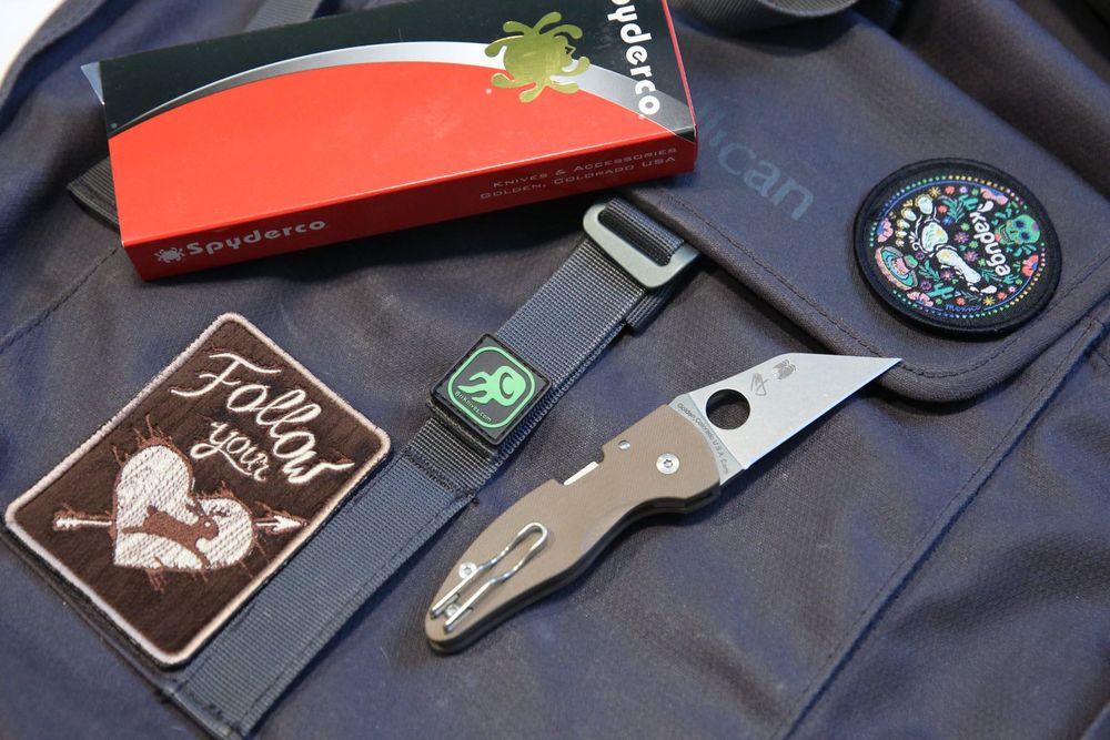 Nóż Spyderco Microjimbo w stali CPM 15V (Big Brown Bear)