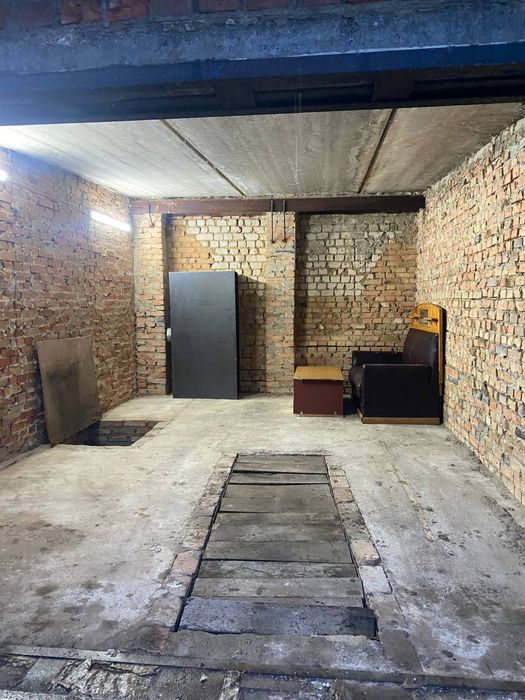 гараж з переоформленям