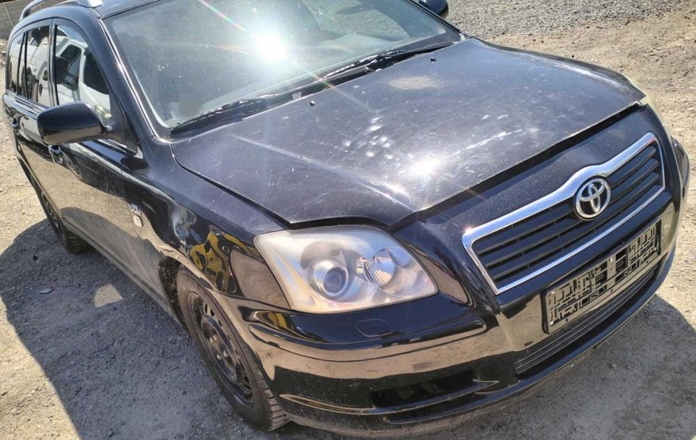 Części Toyota Avensis 4D4 2.0 diesel kolory