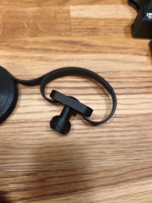 Uniwersalny system mocowania narzędzi do pasa 40 mm