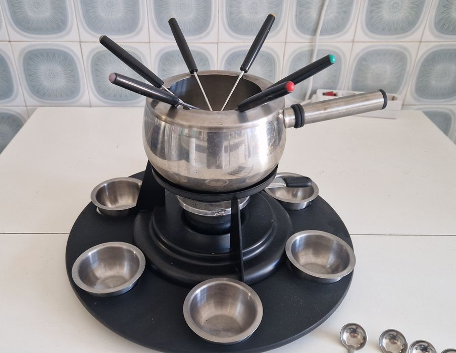 Conjunto Fondue 23 peças do Gato Preto