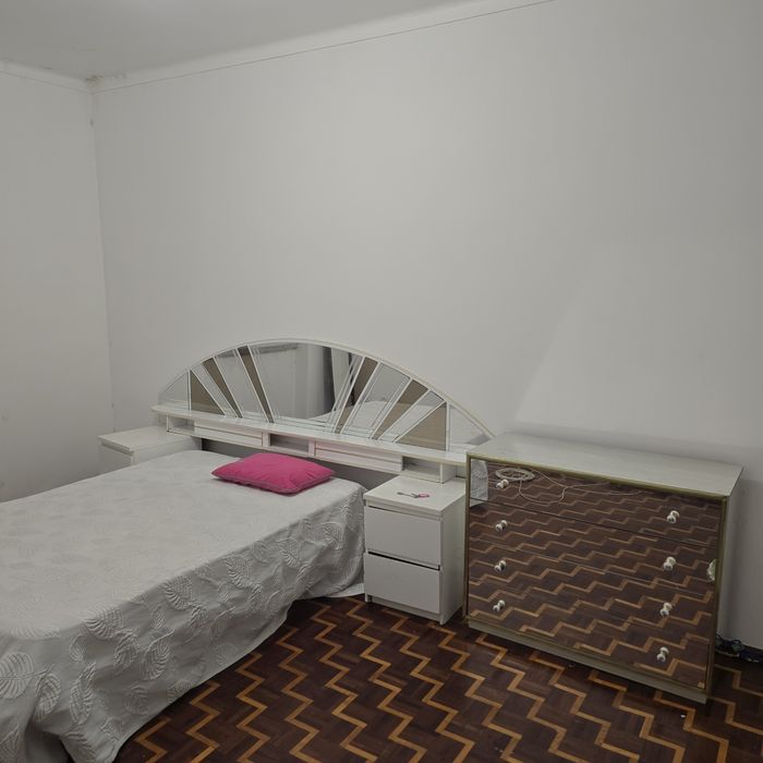 Quarto mobilado para arrendar - Algueirão-Mem Martins