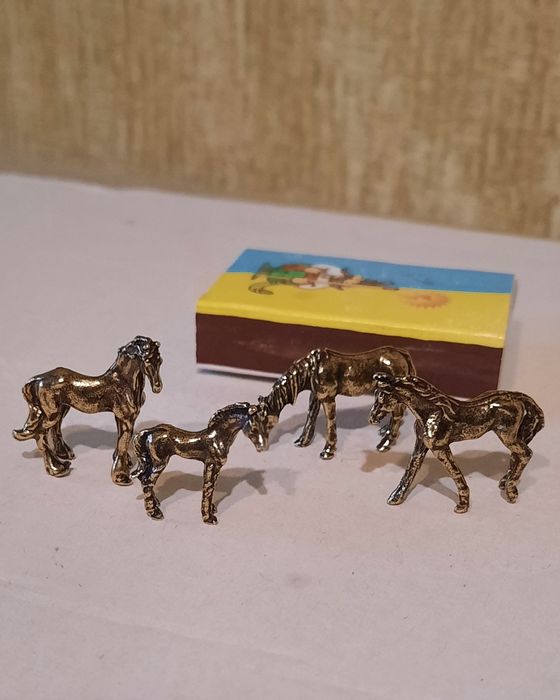 Символ року статуетка кінь лошадь