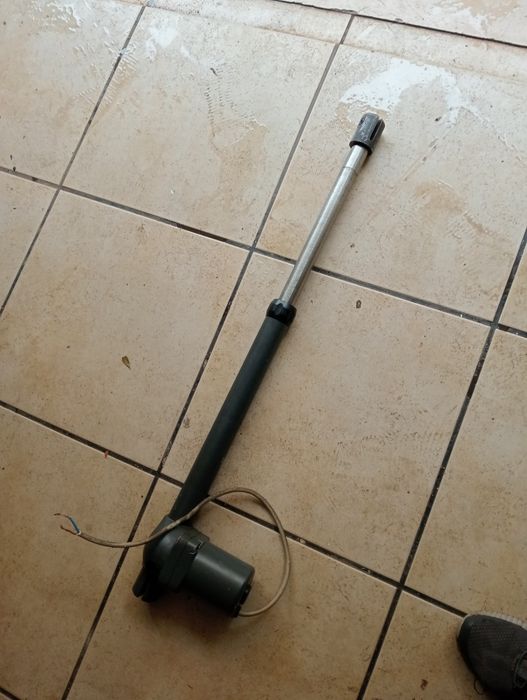 Braço de portão de batente