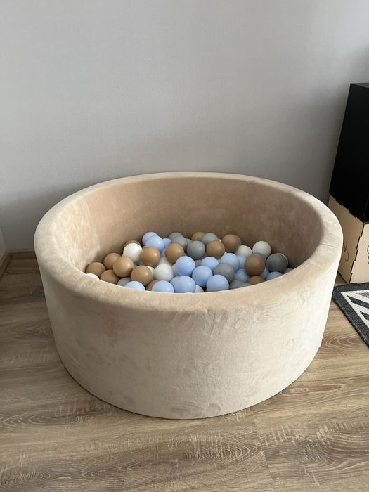 Продам сухий басейн з кульками