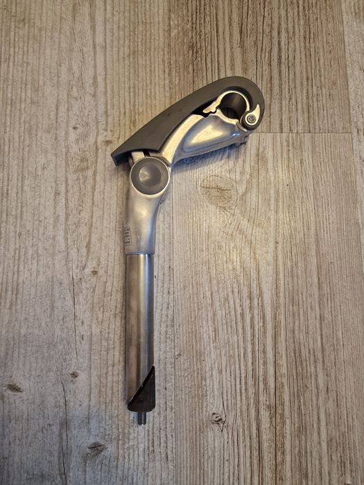 Mostek kierownicy regulowany bezkluczykowo Sparta 25.4