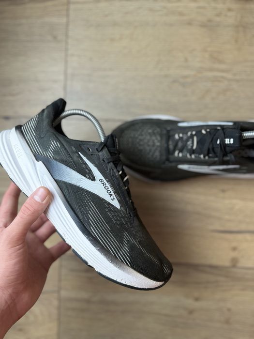 Buty do biegania brooks rozmiar 42