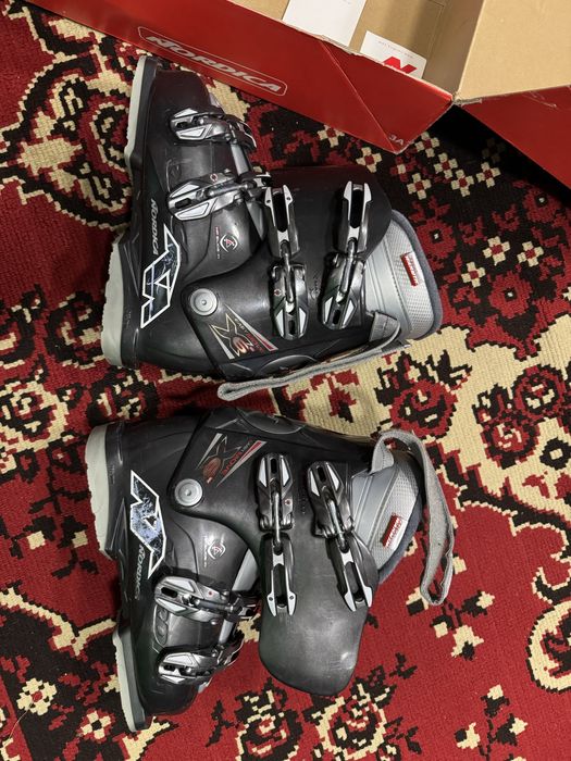 Лижні черевики. Nordica