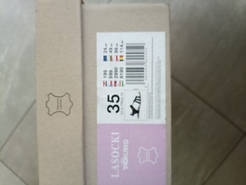 Sprzedam sandały 35