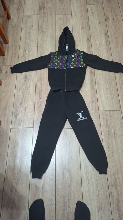 Dres dziecięcy wzrost 140