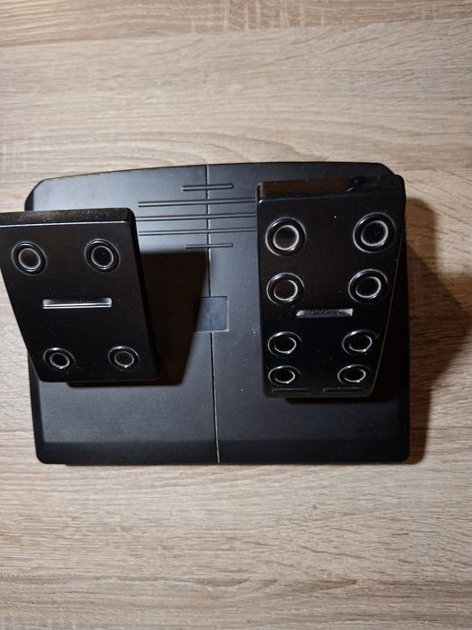 Manipulatory/Pedały saitek