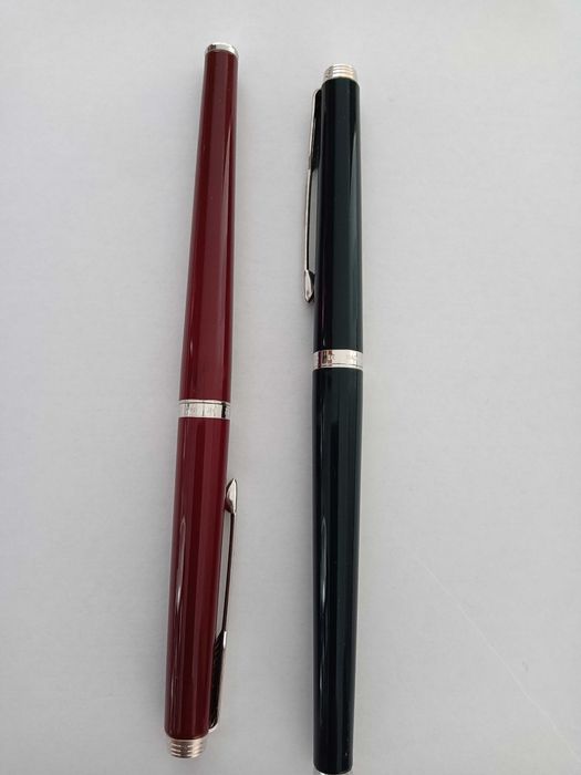 Caneta Parker modelo 180 Rollerball Azul e Vermelha